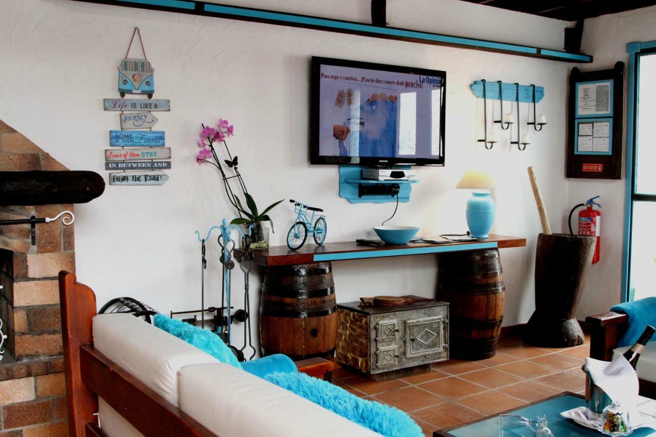 Villa Spa Las Tinajas Triquivijate Luaran gambar