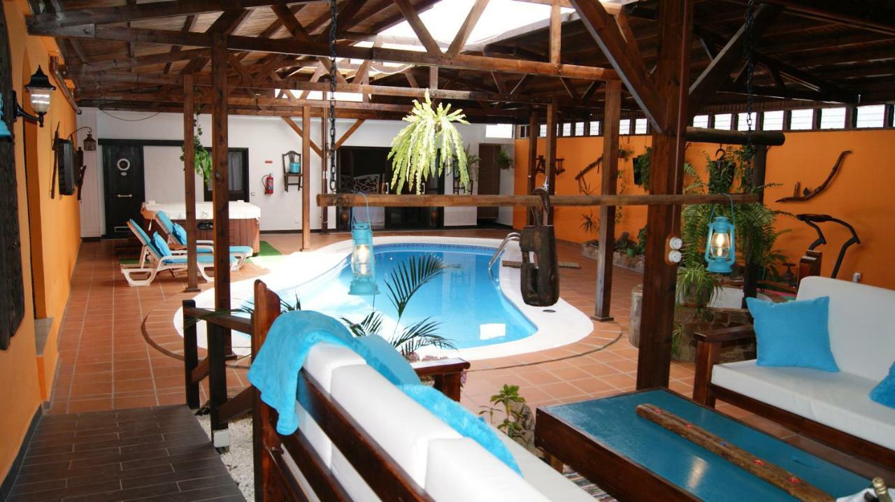 Villa Spa Las Tinajas Triquivijate Luaran gambar