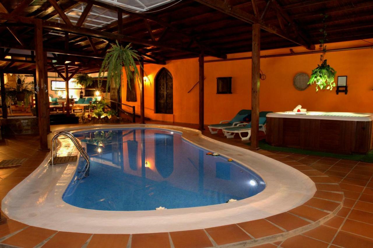 Villa Spa Las Tinajas Triquivijate Luaran gambar