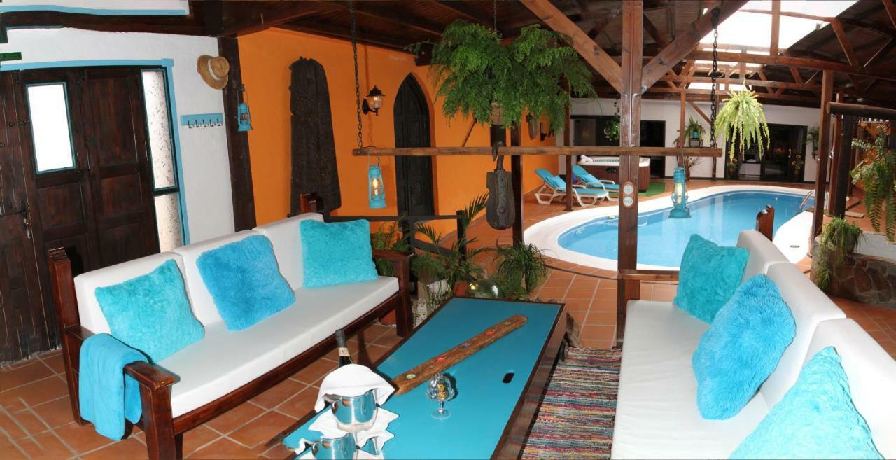Villa Spa Las Tinajas Triquivijate Luaran gambar