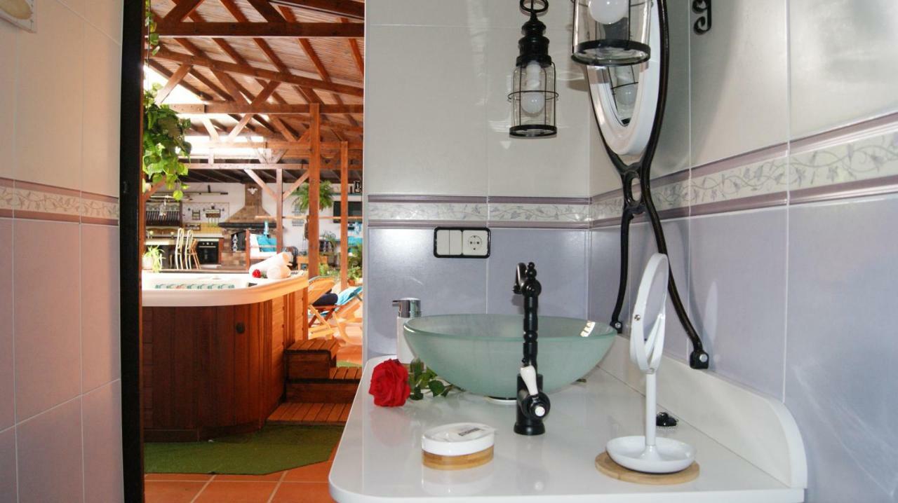 Villa Spa Las Tinajas Triquivijate Luaran gambar