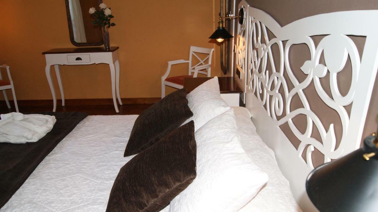 Villa Spa Las Tinajas Triquivijate Luaran gambar