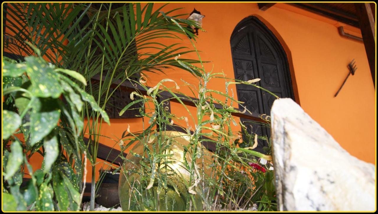 Villa Spa Las Tinajas Triquivijate Luaran gambar
