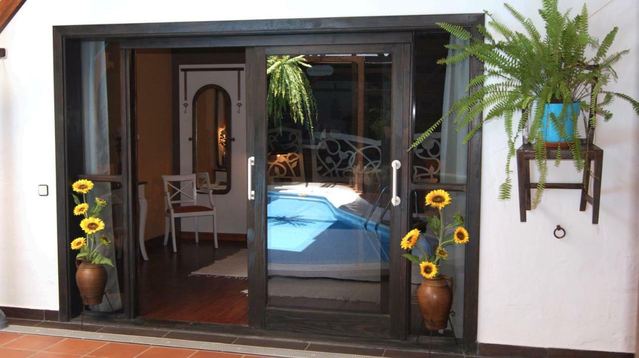 Villa Spa Las Tinajas Triquivijate Luaran gambar